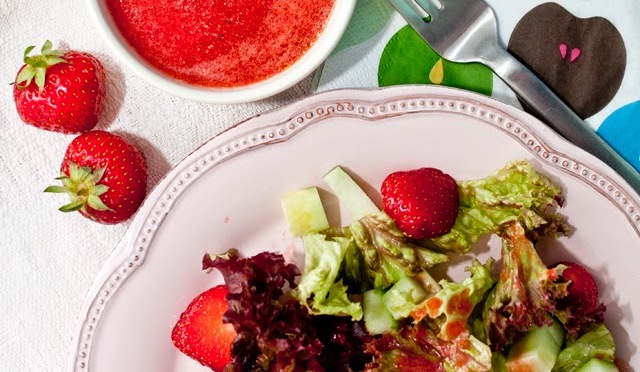 Erdbeer-Vinaigrette-foodgawkermotiv-f-C3-BCr-blog